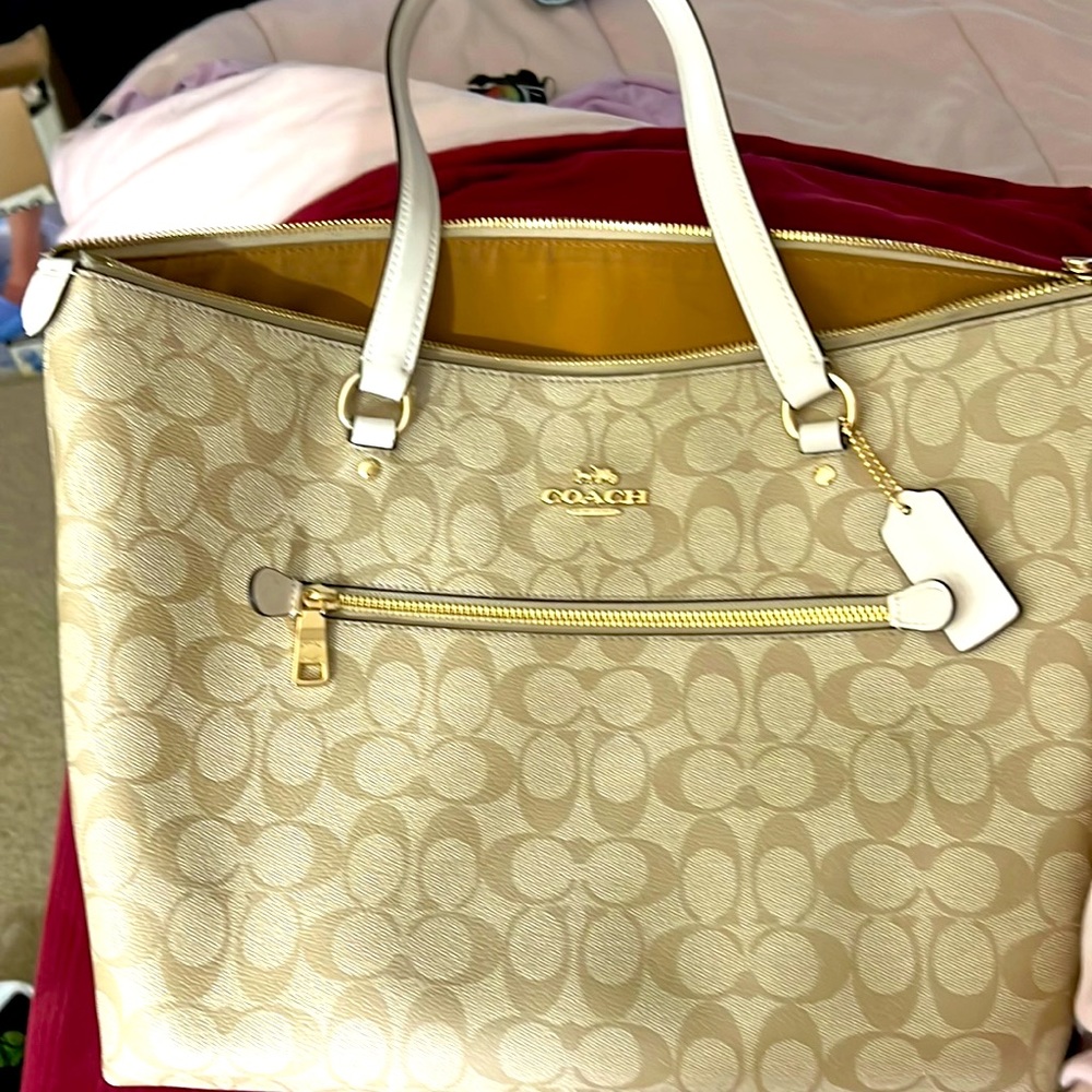 Coach Zip Top Tote Signature Canvas plus Wallet